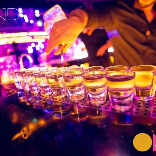 墨尔本周五周六夜生活蹦迪喝酒放松指南