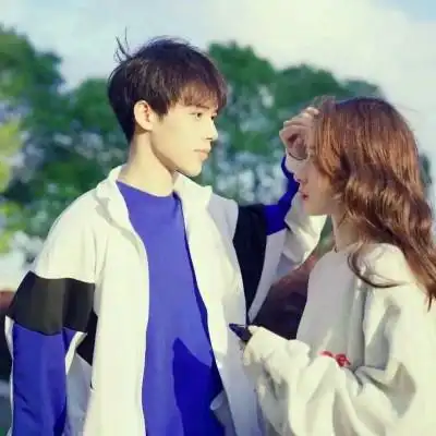 情头 情侣 双人真人一人一半_情侣头像_头像屋