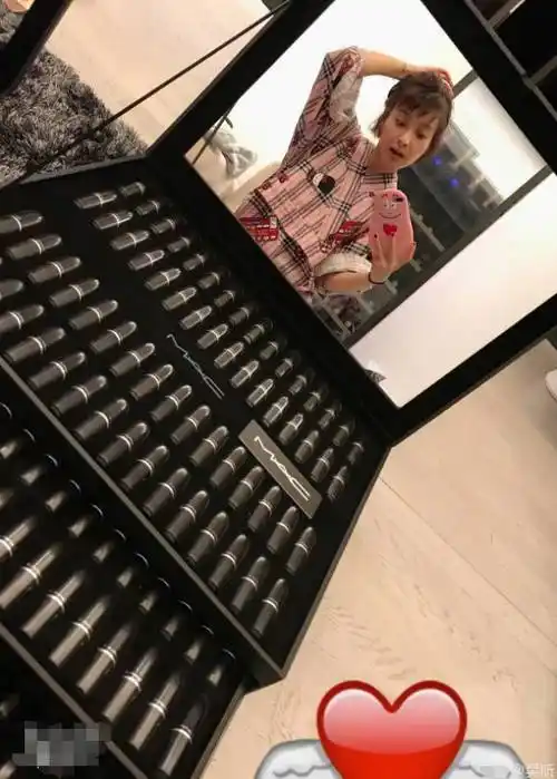 吴昕晒了满满一箱,100多只口红,却被范冰冰一张图给秒了