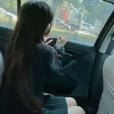 2021背影头像女高清最火的2021流行背影头像女生图片