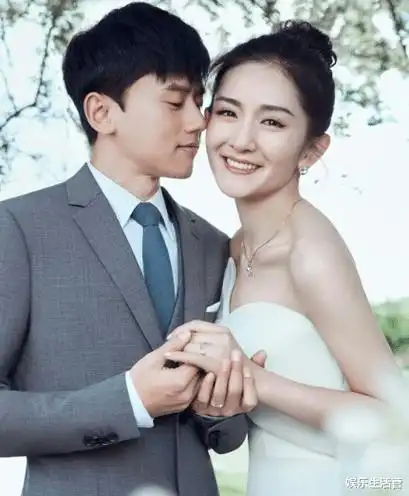 原创谢娜照顾受伤的张杰还把饭端到床上给他吃网友互相奔赴的爱