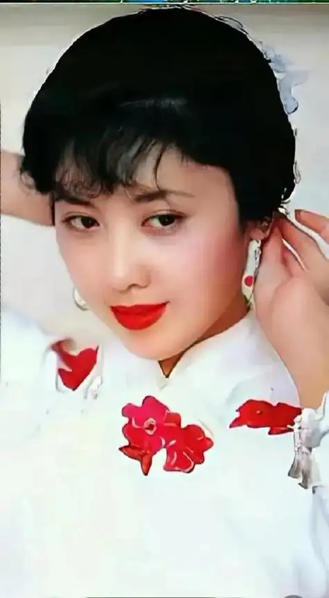 当年的朱琳有多美