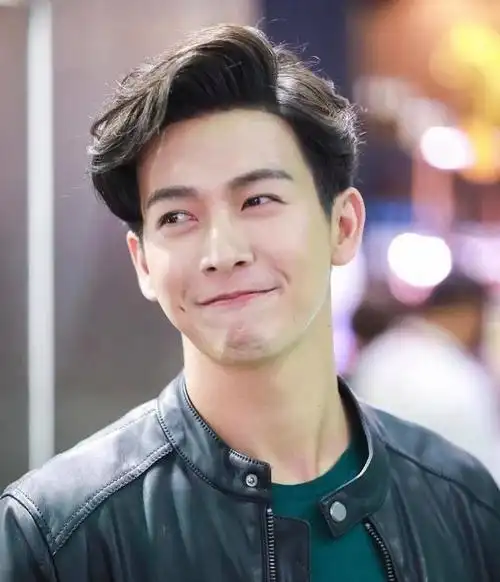 地把push翻译成推哥,他1986年7月3日出生于泰国叻丕府,是泰国男演员