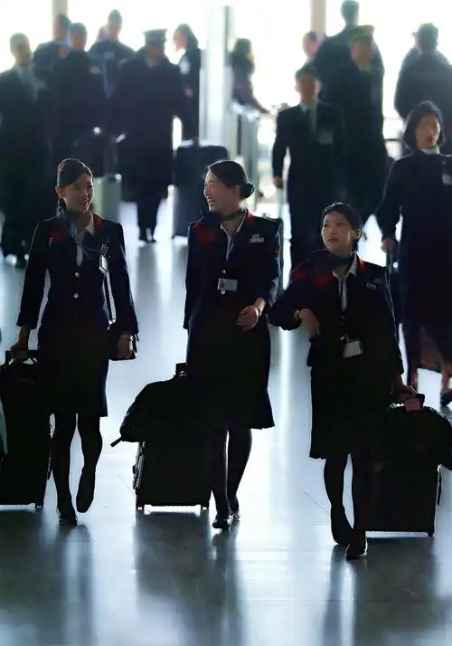 拍摄时间:2018年1月 拍摄地点:北京机场 对着镜头卖萌的空姐,哈哈真的