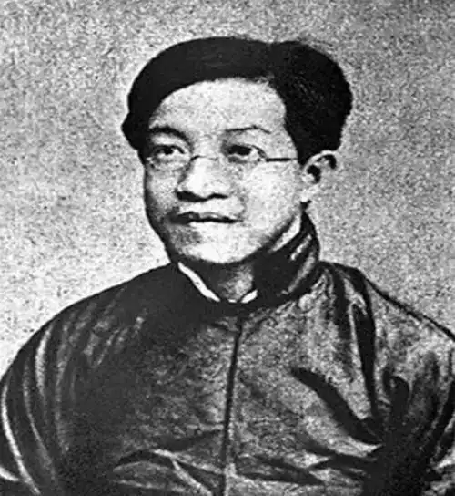 杜月笙在上海叱咤风云,却遗嘱后人不许入黑道,他的儿女现状如何