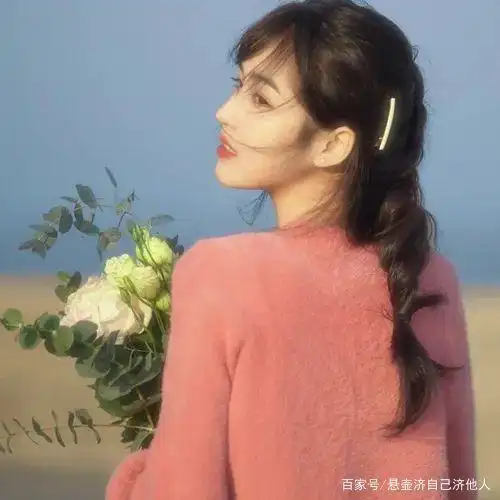 回眸一笑百媚生