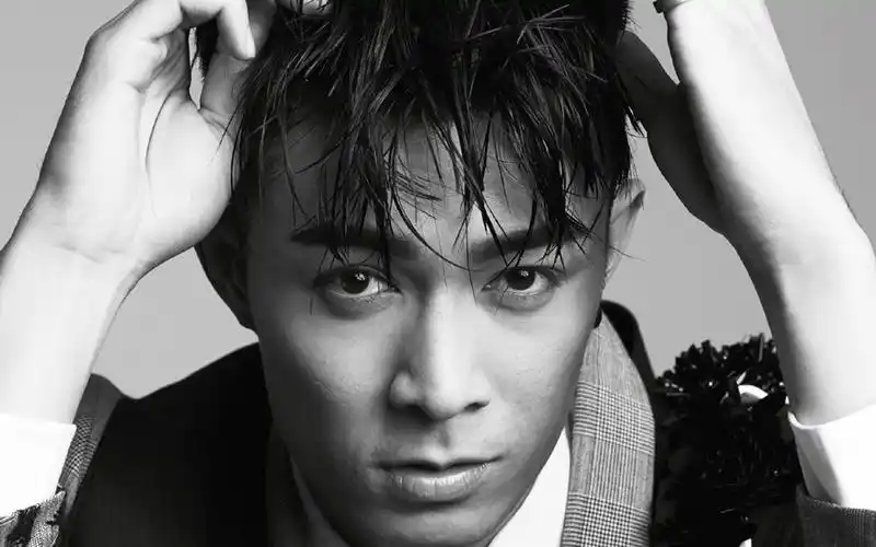 电脑壁纸 明星 港台明星 帅气硬汉周柏豪时尚写真