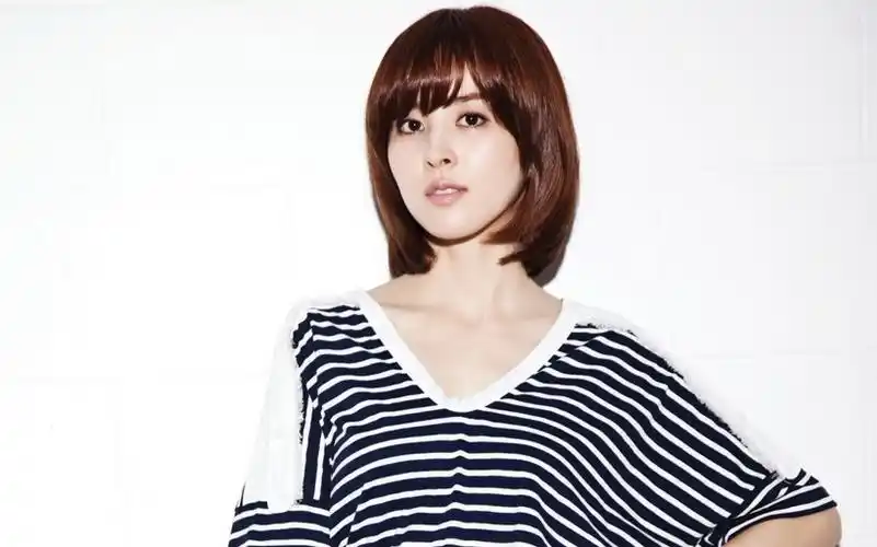 韩国美女明星韩惠珍桌面壁纸第17张