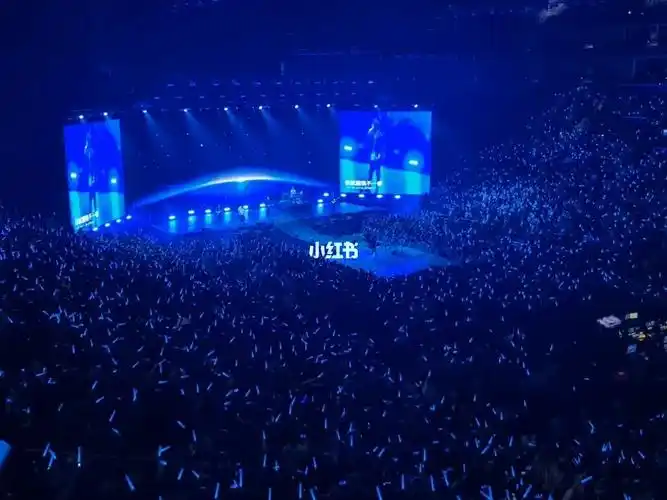 五月天纽约站倔强蓝海舞美