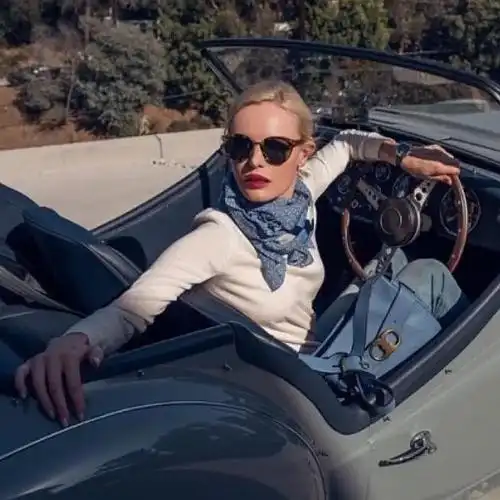 姐妹们求美女和车的头像06