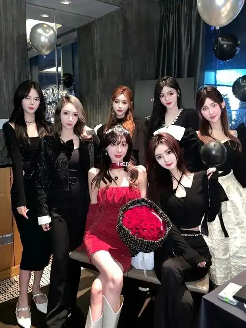 闺蜜生日聚会闺蜜合照