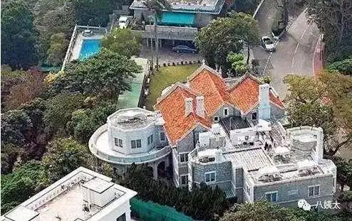 郭晶晶从不炫富可照片里她背后的背景亮了网友教科书式炫富