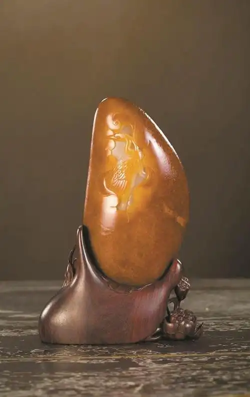 欣  茗凭借玉雕作品屡获"百花奖""天工奖""神工奖"等全国大奖,70后