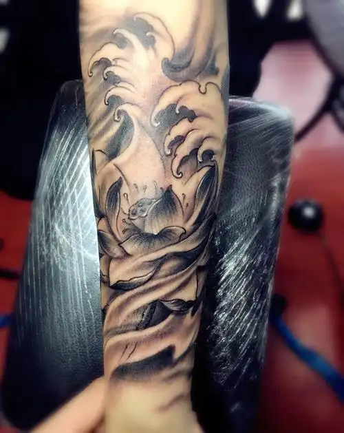 小臂荷花纹身图片_成品手臂传统植物纹身图案