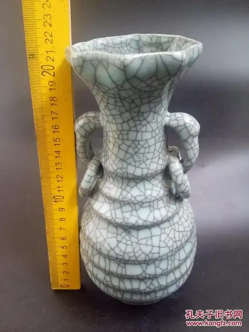 宋代哥窑贯耳瓶 拍品编号:29992890