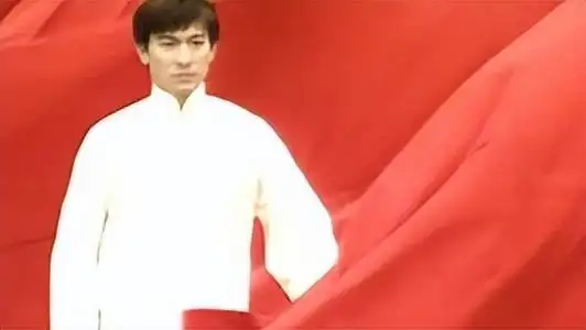 上台后女主持人就一直拿他国籍的事情开玩笑,还直言刘德华是马来西亚