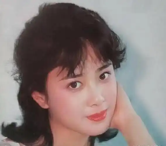 傅艺伟:从"美妲己"到"狱中客",短短26年她经历了什么?