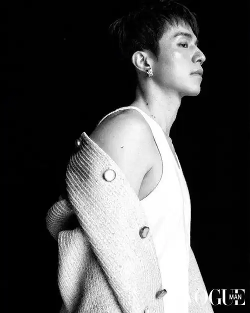 李栋旭 vogue man hk 四月刊封面人物