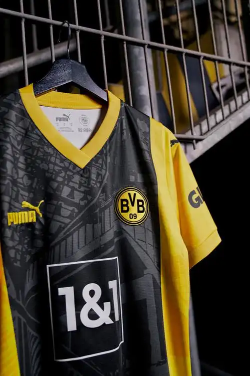 多特蒙德 2023-24 赛季特别版球衣
