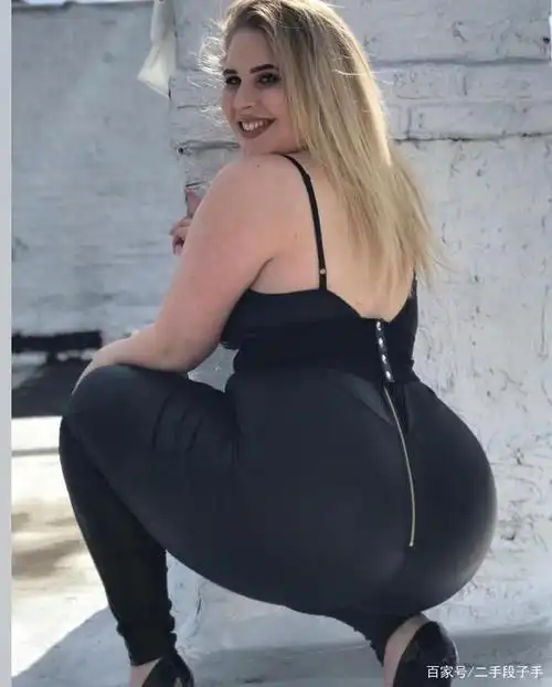 还记得当初我来大码模特公司面试时身高164厘米,体重198斤,三围严重