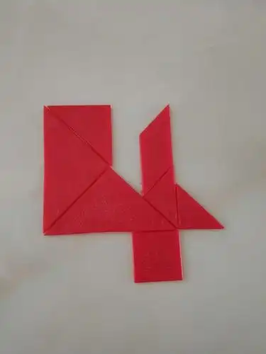 4像红旗迎风飘!