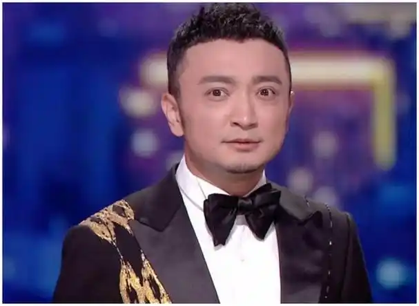 回顾央视主持人大洗牌超24人被除名尼格买提被除名是迟早的事