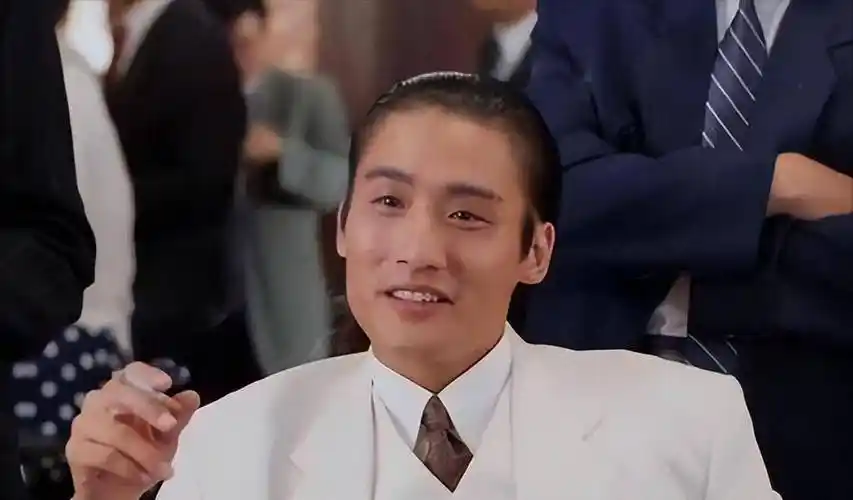 梁家辉因一句我是中国人,被封杀沦落到街头摆摊!港媒:真男人