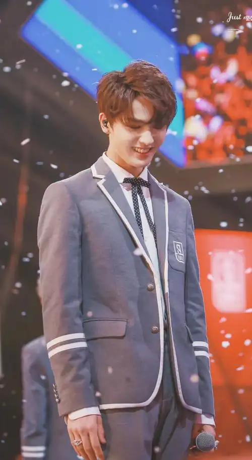 出道那天的朱正廷,永远珍藏