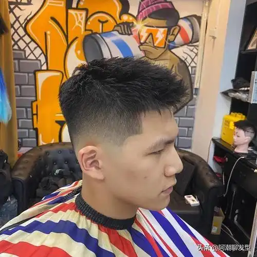 男生发际线短适合什么发型,男生发际线高短发发型(2022留好这3款)