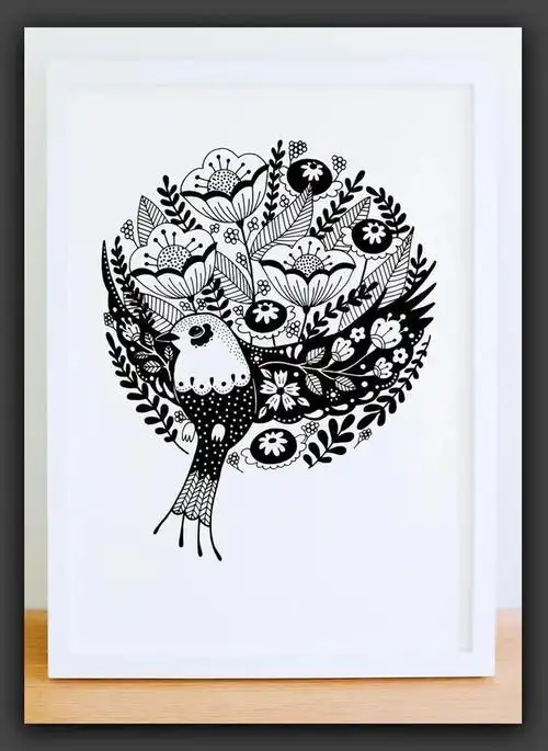 人们常常会被鲜花鲜艳的色彩所倾心,而在wensdi的插画作品里,只有黑白