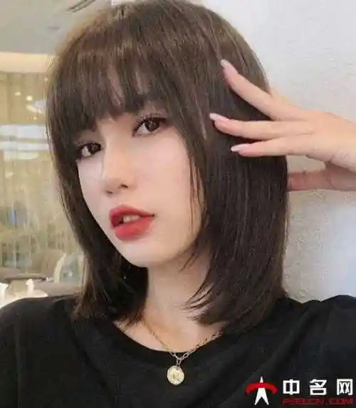 最新发型2021中长发选一个你喜欢的直发发型吧