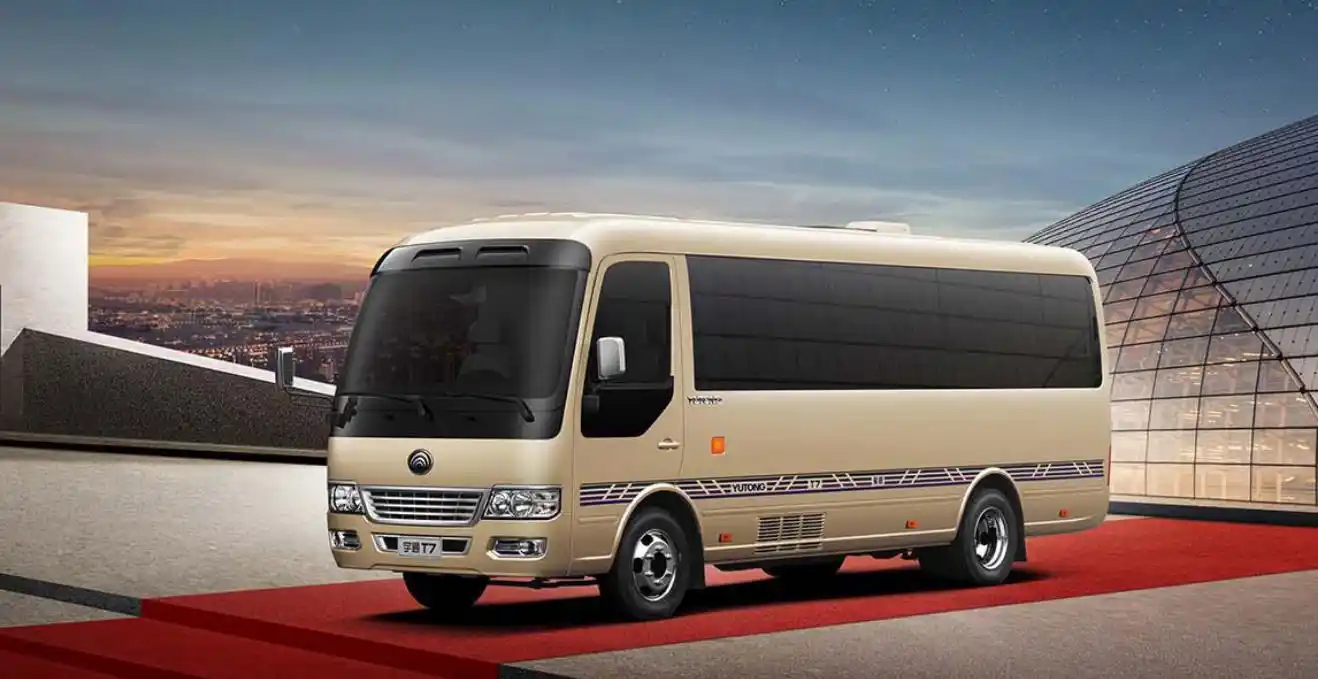 宇通"星辰版"豪华中巴,比考斯特胜在装修,比红旗输在车标