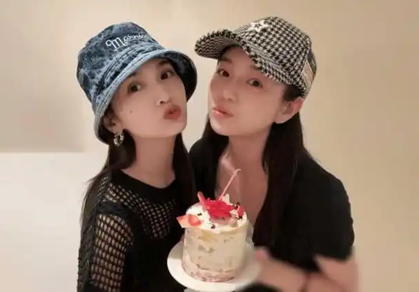 陈妍希为杨丞琳庆40岁生日:不只生日,天天都快乐