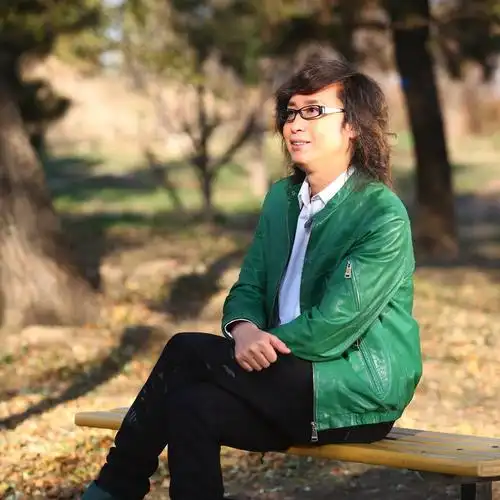 谢军 - 醉美宁陕 (水兵舞)专辑:醉美宁陕歌手:谢军醉美宁陕 (水兵舞版