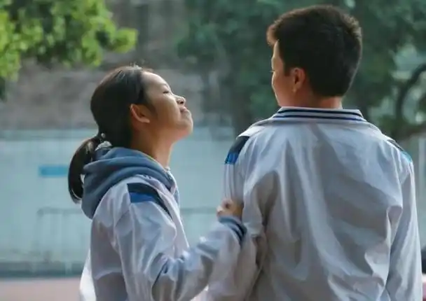 孩子早恋该不该反对,作为父母,应该正确引导