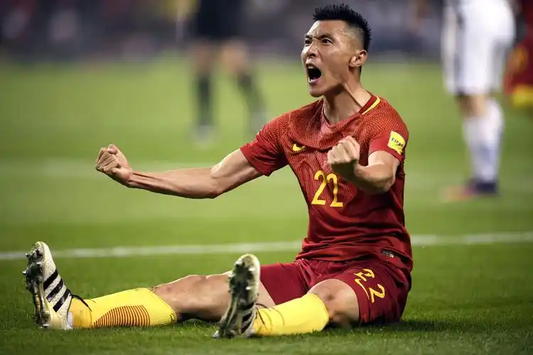 国足韩国1比0全场(三年前,国足1-0韩国,于大宝头球致胜!