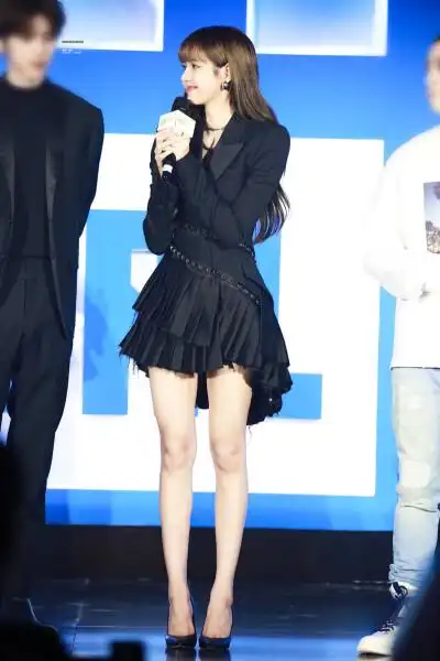 blackpink lisa cr.lisoounder