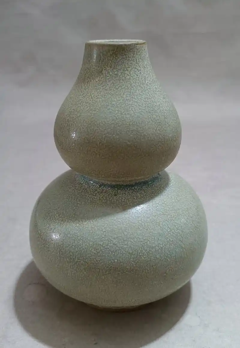 汝窑天青釉葫芦瓶.请大家欣赏.