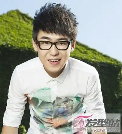 男生好看的蓬松碎发时尚显发量超瘦脸