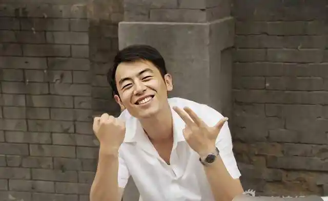 朱亚文形象好演技佳,为何频频接不到商业策划,事出何因?