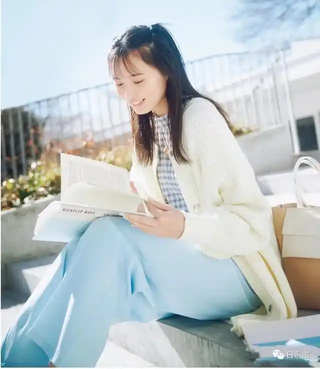 日系女大学生的春夏,清爽风穿搭是多数人的选择