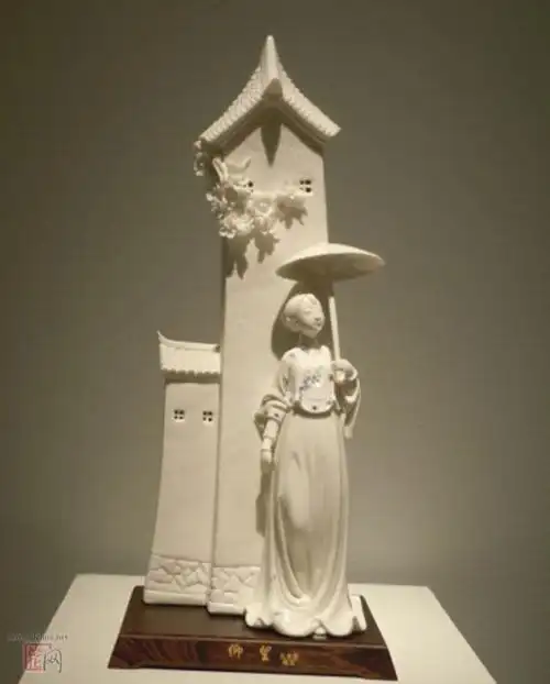 其中既有当代中青年陶瓷艺术名家的精品,又涌现出不少新生代陶艺师的