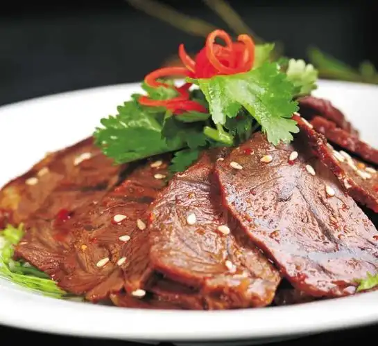 红今日主题:烧猪蹄,锅塌三鲜,三杯鸡,夫妻肺片,五香牛肉!