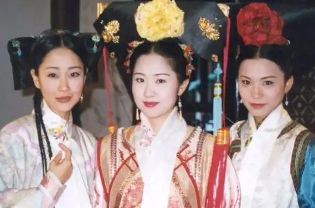 于佳卉:前夫8年出轨8次,两度离婚伤心欲绝,43岁患抑郁烧炭自杀_蒋勤勤