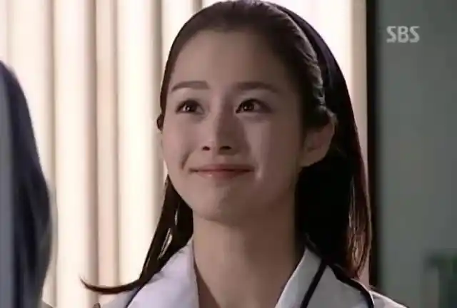 韩国第一美女金泰熙的颜值巅峰让人着迷的微笑尽在爱在哈佛