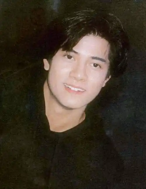 原创罕见郭富城久远年代写真曝光郭天王看到了估计想自插双目吧