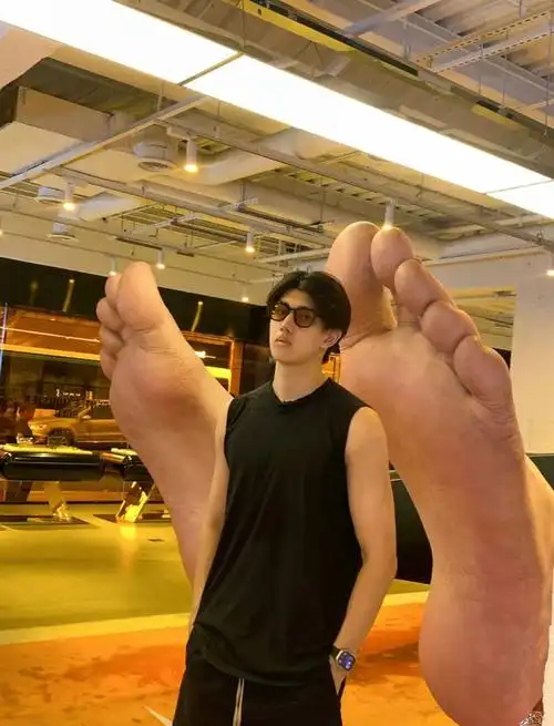 亚运会帅哥太太太多了吧游泳男团帅炸了双开门撞脸蔡徐坤要火的节奏