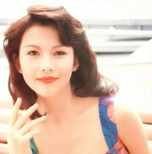 蔡少芬为刘銮雄打过几次胎(蔡少芬年轻时最美图片)