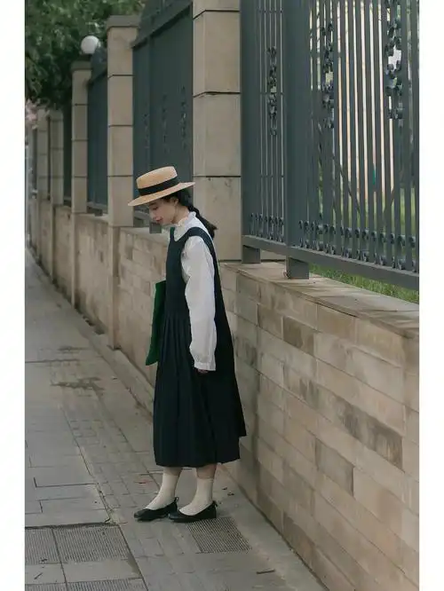 日系复古女孩早秋搭配