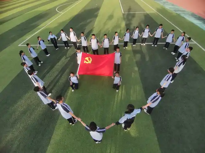 颂党恩 跟党走 济源市北海中学开展"童心向党· 我和党旗合个影"活动